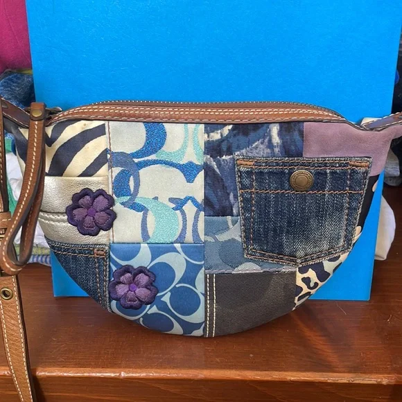バッグ Coach Patchwork Denim Flower Mini Bag Coach | Bags | Coach Denim Flower Design Purse Crossbody Blue